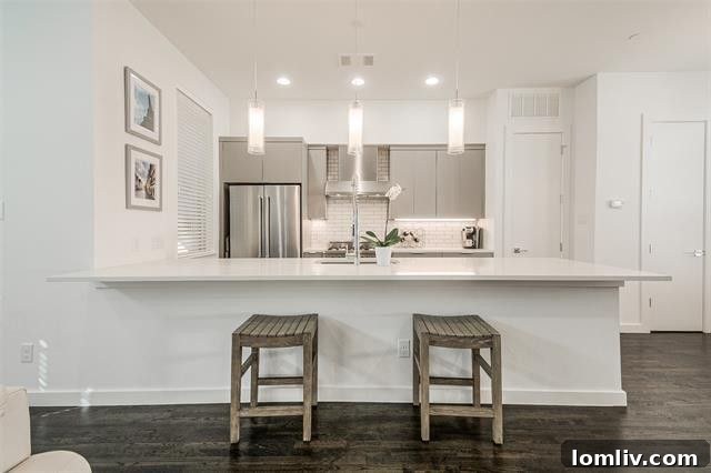 Bright and modern interior of 1910 Euclid Avenue #2
