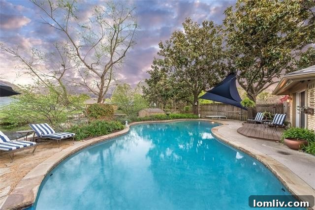 Northeast Dallas homes with sparkling pools: A choice between Lochwood and Lake Highlands