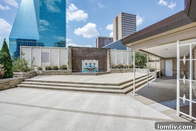 511 N Akard Penthouse Terrace - Dallas Real Estate
