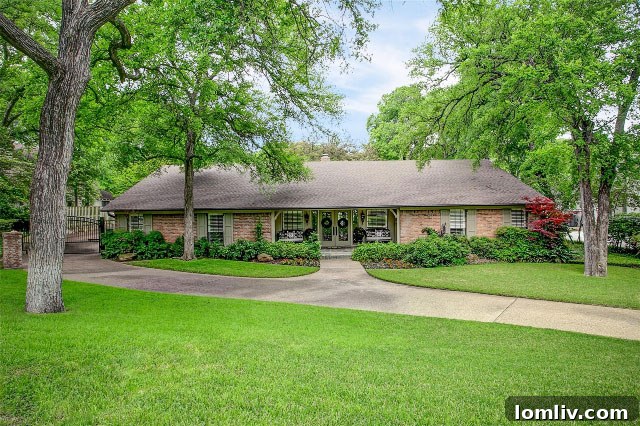 4104 Sarita Drive - Front Exterior
