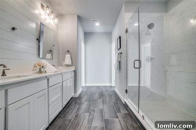 802 Blaylock interior - bedroom