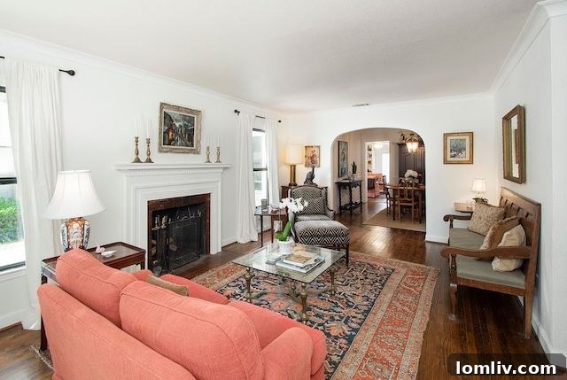 Spacious and bright dining area with classic furnishings and a view of the garden.