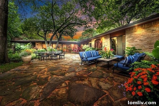 Elegant Midcentury Modern Home in Oak Cliff, Dallas