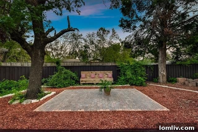 Serene Backyard Oasis in North Dallas