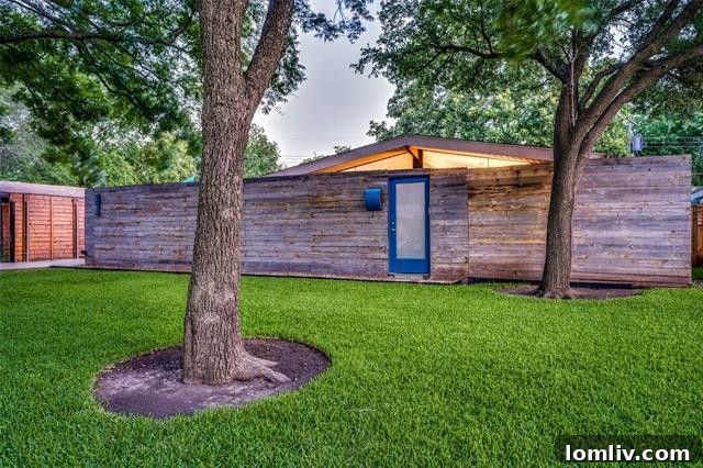 Stunning Casa View Oaks Midcentury Modern Home by Cliff May
