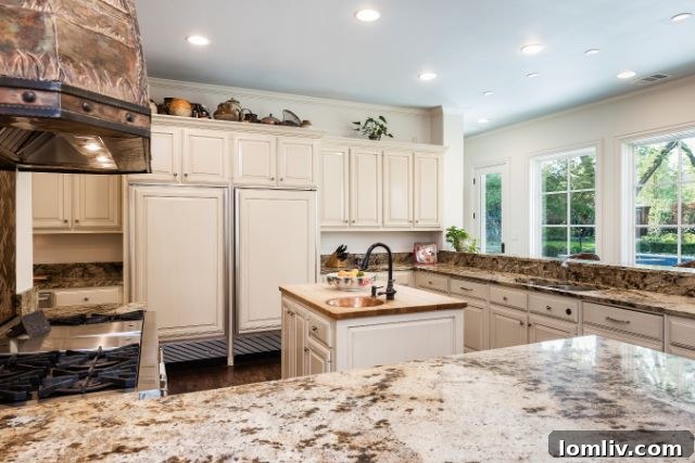 Kitchen and Breakfast Nook