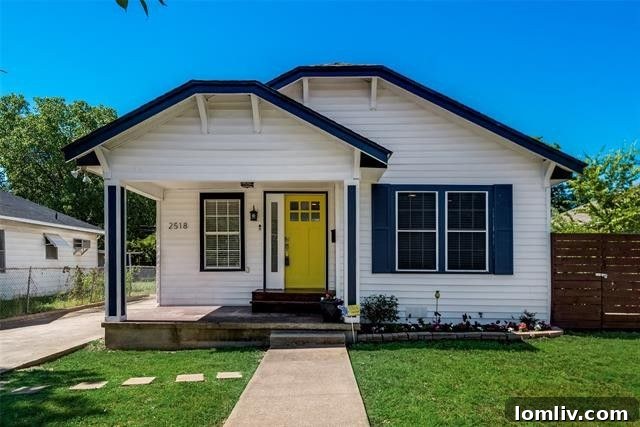 Charming Oak Cliff Cottage Exterior
