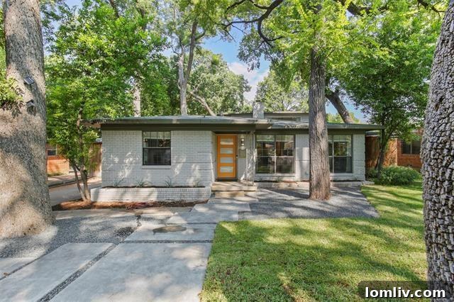 Discover Serenity: A Treetop Mid-Century Modern Retreat in Eastwood Estates, Dallas
