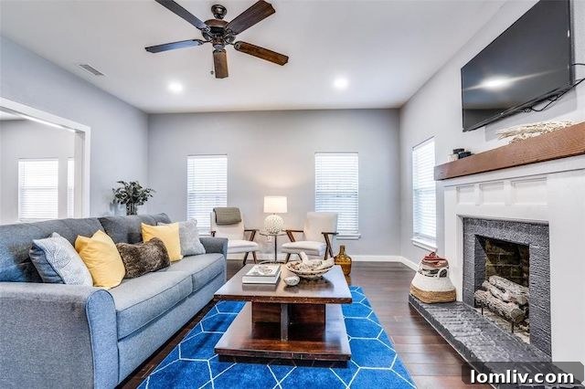 Versatile upper-level loft in a North Oak Cliff home, ideal for a home office or media room.