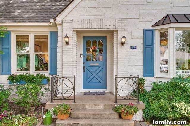A charming Austin-stone cottage in Devonshire Dallas, perfect for those seeking elegance and modern updates.