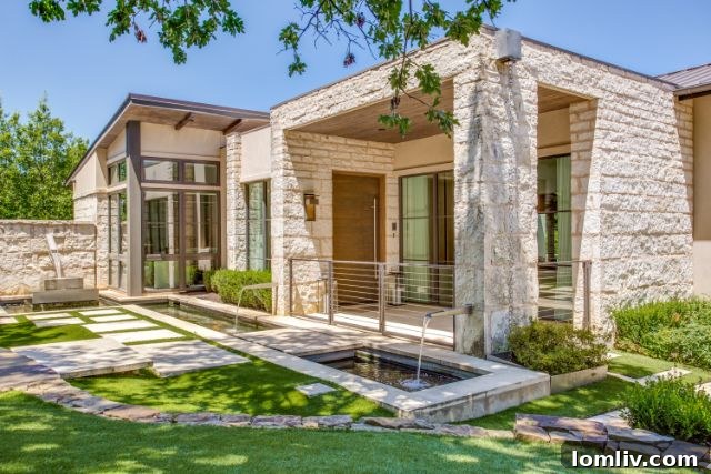 Elegant Entrance to Westlake Estate