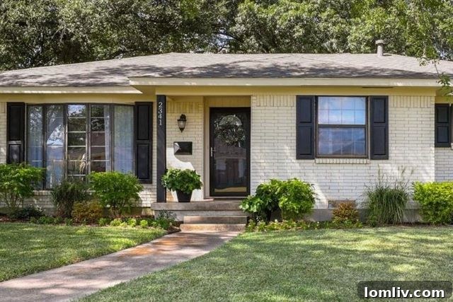 East Dallas' Las Casas: The New Hotspot 3 Charming Curb Appeal: Updated Brick Home with Mature Trees in East Dallas