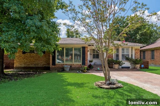 Charming exterior of 10316 Linkwood Drive in Lake Highlands