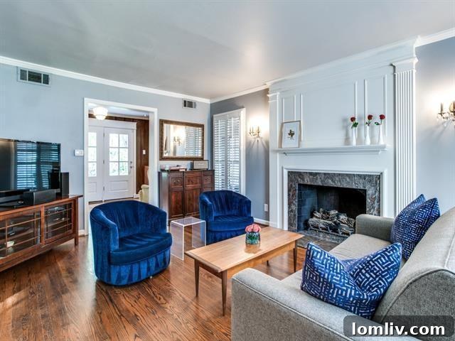 Elegant Living Room North Wynnewood