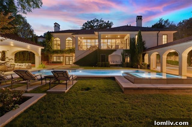 2425 Stadium Drive: Exclusive Fort Worth Property for Sale