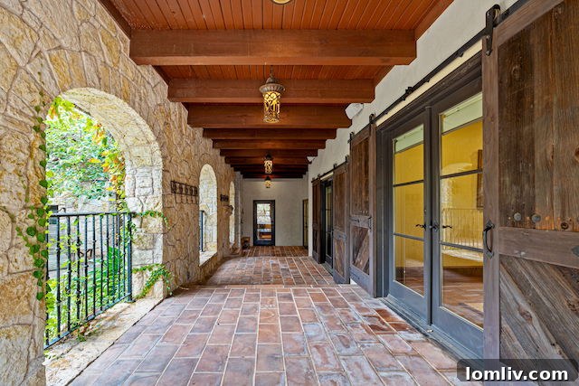 Elegant Interiors of 1011 Lakeview Point