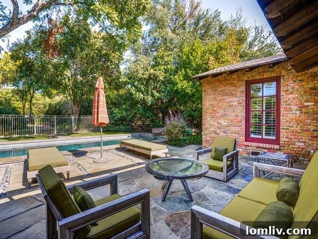 Secluded Backyard Oasis at a Busy Dallas Intersection