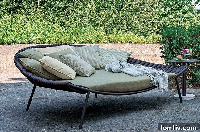 Scott + Cooner RODA daybed