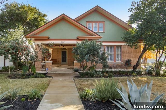 Discover Your New Year's Home: East Dallas Open House Debut 6 Charming Craftsman home exterior with manicured lawn on Richmond Avenue