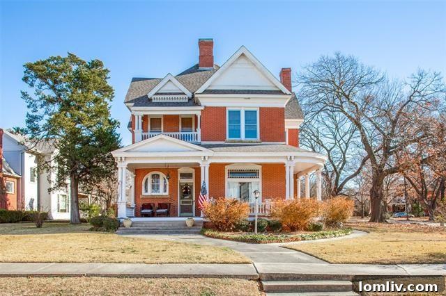 Grand Exterior of a Preserved Eldridge Victorian Home in Gainesville, TX