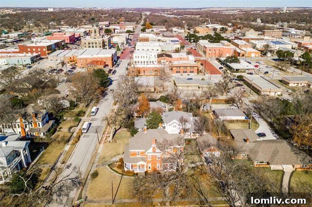 Quaint Street View Near Downtown Gainesville, Texas