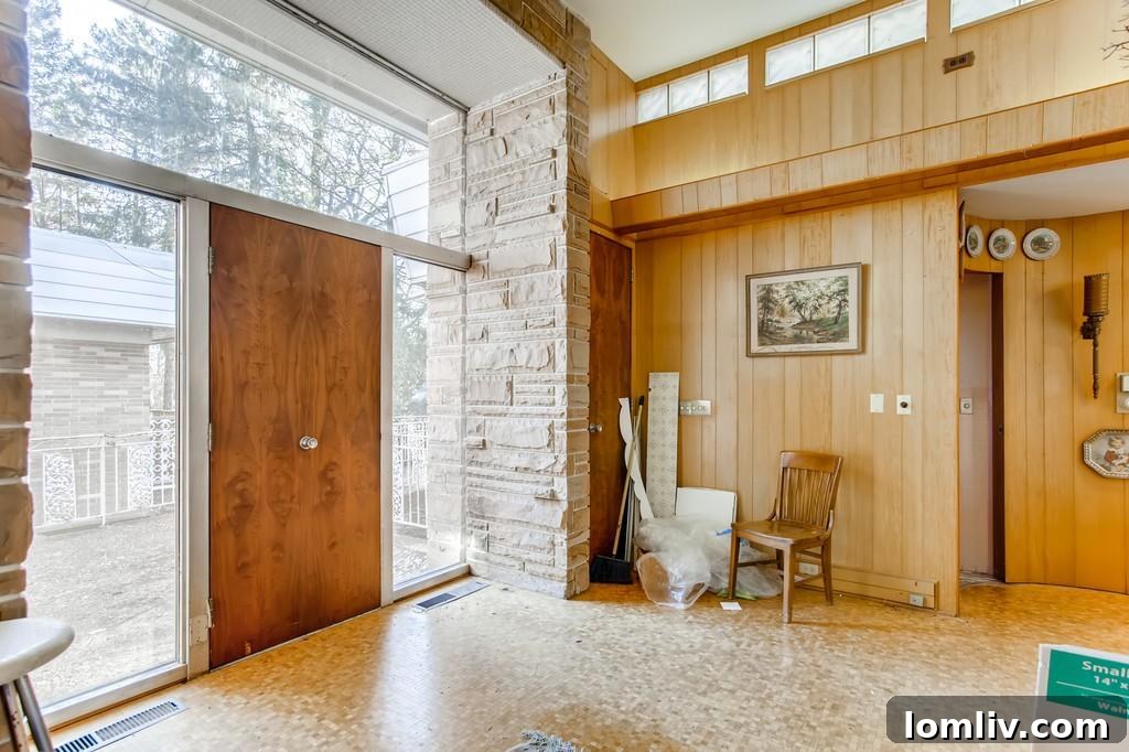 Spacious rooms offer great potential, but decluttering is key to revealing it.