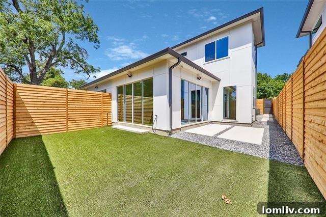 Private Patio and Fenced Backyard in Modern Dallas Duplex