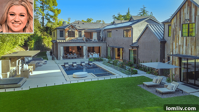 Kelly-Clarkson-Encino-Manse
