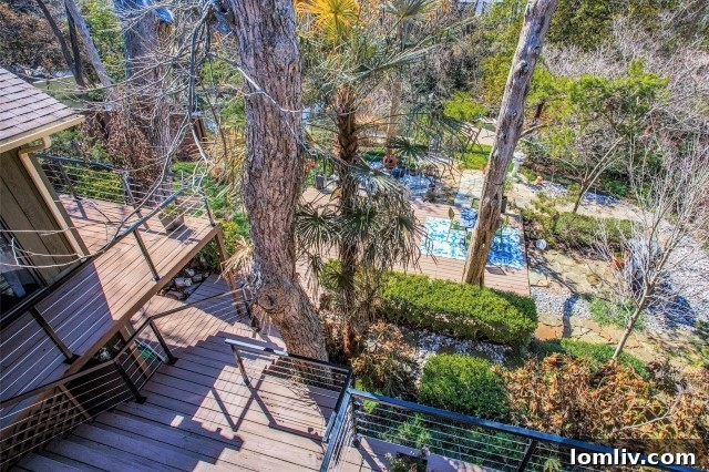 Lyre Lane Backyard Deck