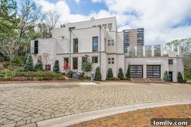 Turtle Creek's Modern Masterpiece 3 Modern Entryway with Lush Landscaping at 2814 Park Bridge Court