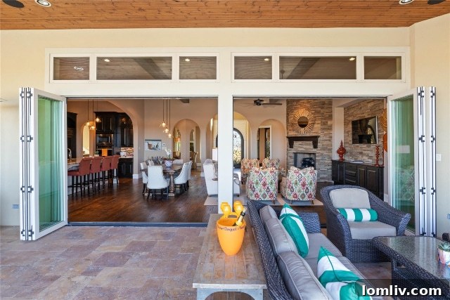 Seamless Indoor Outdoor Living