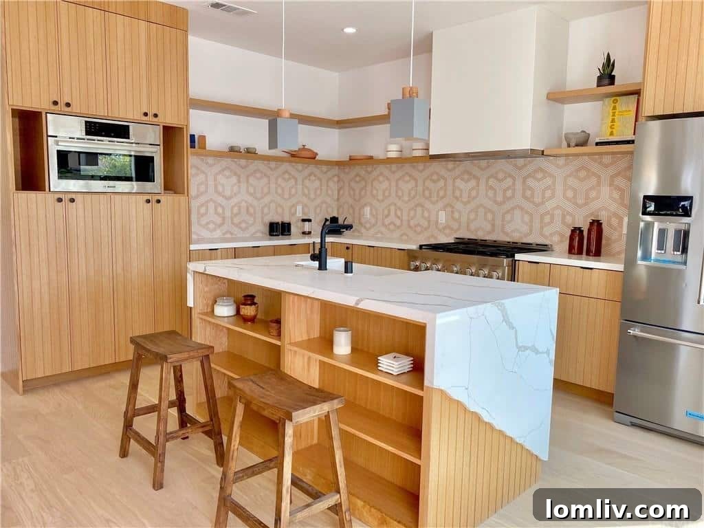 LA Living Defined 6 f65c4dfdf39a9221bff2c48de4ec4863l-m1171693745od-w1024_h768