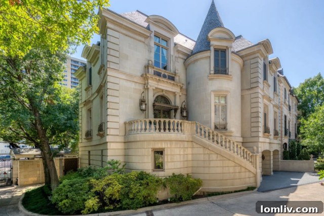 3901 Place des Vosges - Elegant Dallas luxury lease with a stunning pool near Turtle Creek.
