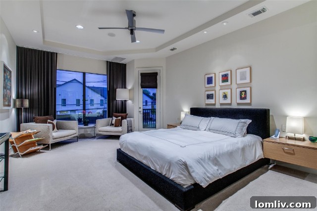 Spacious Family Room Dallas