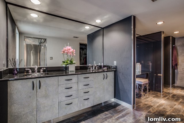 Dallas Lofts: Empire State of Mind, Lone Star Address 19 Gourmet Kitchen with High-End Appliances in a Dallas Loft