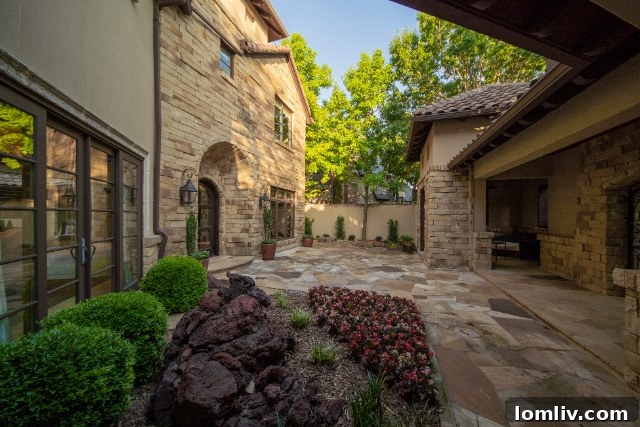 Stunning Backyard with Pool and Covered Dining Area - Dallas Luxury Home