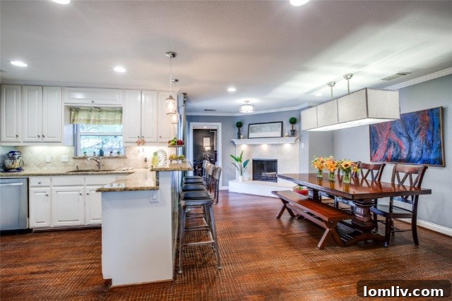Modern Kitchen with Granite Countertops at 8618 Lockhaven