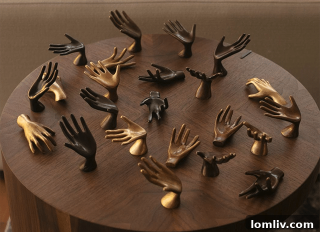 Jennifer Troice's 'Helping Hands' sculpture, a symbolic and thoughtful gift.