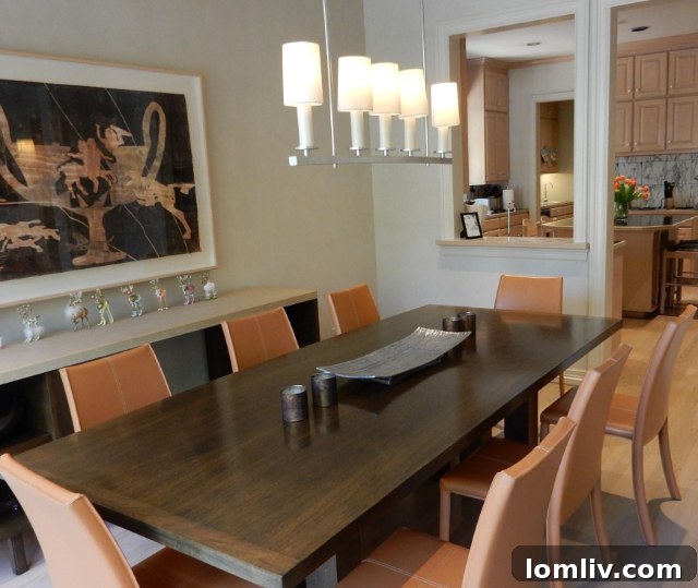Spacious Master Bathroom in 4324 Fairfax Avenue Rental