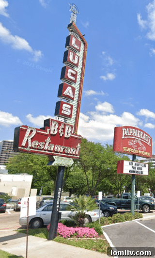 Historic Lucas B&B Sign on Oaklawn Avenue