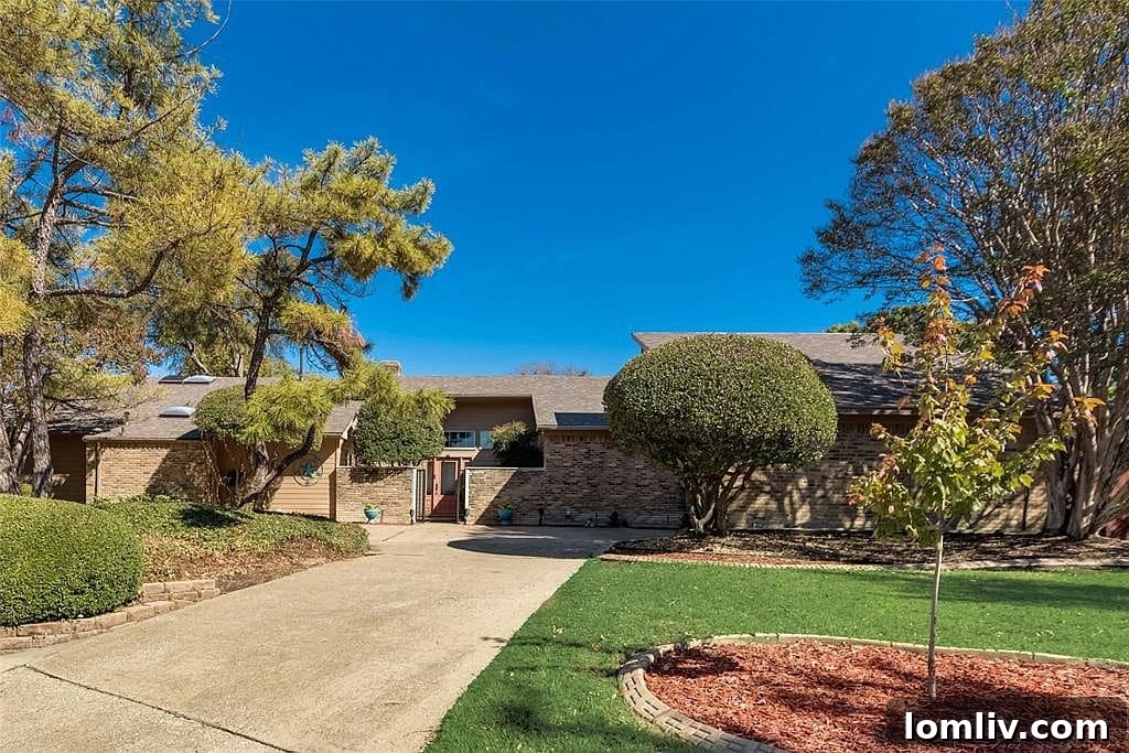 Discover Your Dream Home: Waterfront Luxury in Plano's River Bend