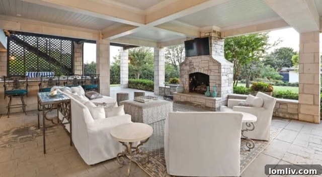 Outdoor Patio and Entertainment Area with Covered Seating