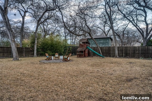 Expansive Backyard with Pergola and Outdoor Kitchen