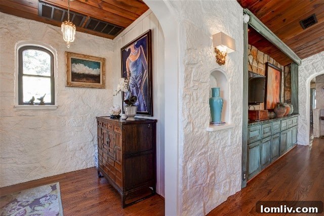 Westcliff Home: A Testament to Durability 3 Front-1
