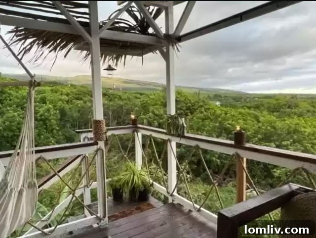 Hawaii Outdoor Living: Lanai and Natural Surroundings