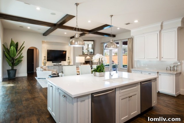 Spacious Family Den leading to Outdoor Patio - 6531 Stefani Drive