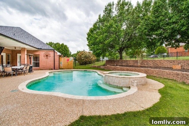 Spacious backyard with a private swimming pool at 364 Preakness Place Road, Van Alstyne