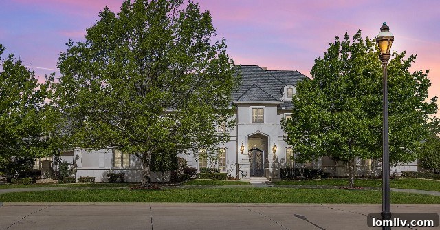 Expansive Luxury Living at 2600 Royal Glen Drive
