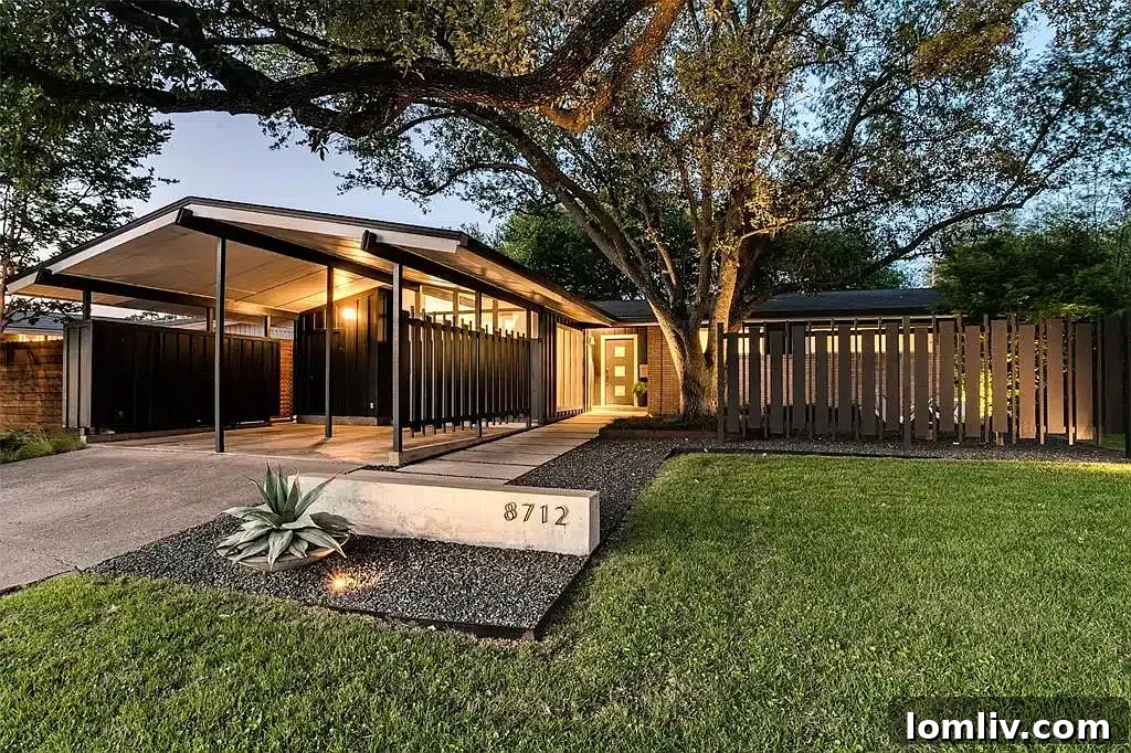 Architectural facade of a Midcentury Modern home in Lake Highlands, Dallas