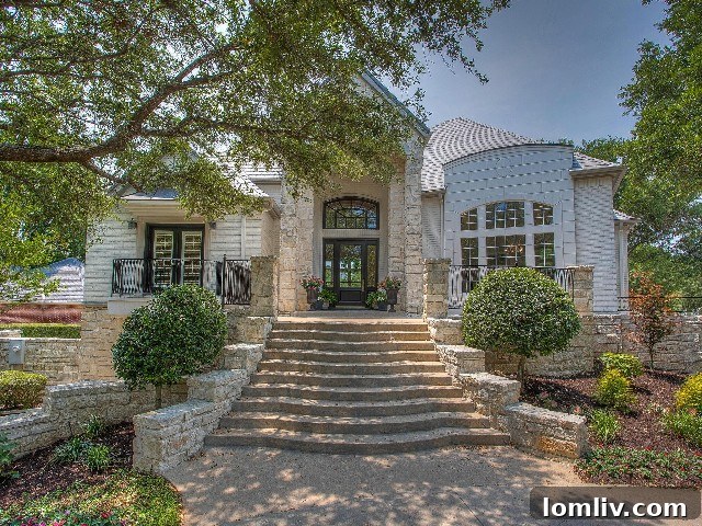 Entry stairs of 6604 Pine Valley Place, Mira Vista, Fort Worth